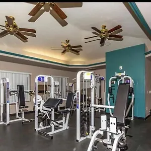 Apartment 2br 15 Mins To Downtown With Pool & Spa