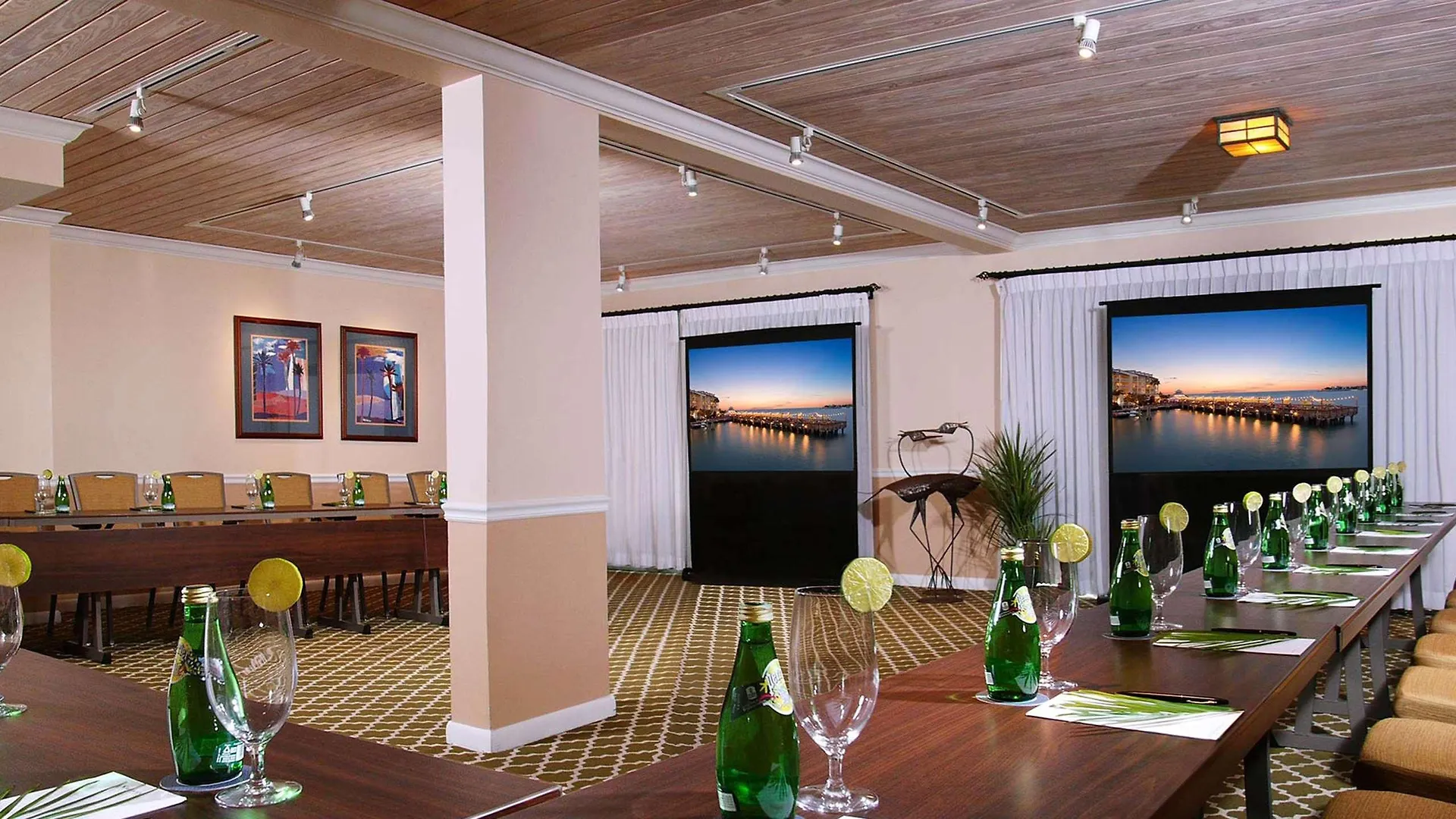 Ocean Key Resort & Spa, A Noble House Resort Key West 4*,