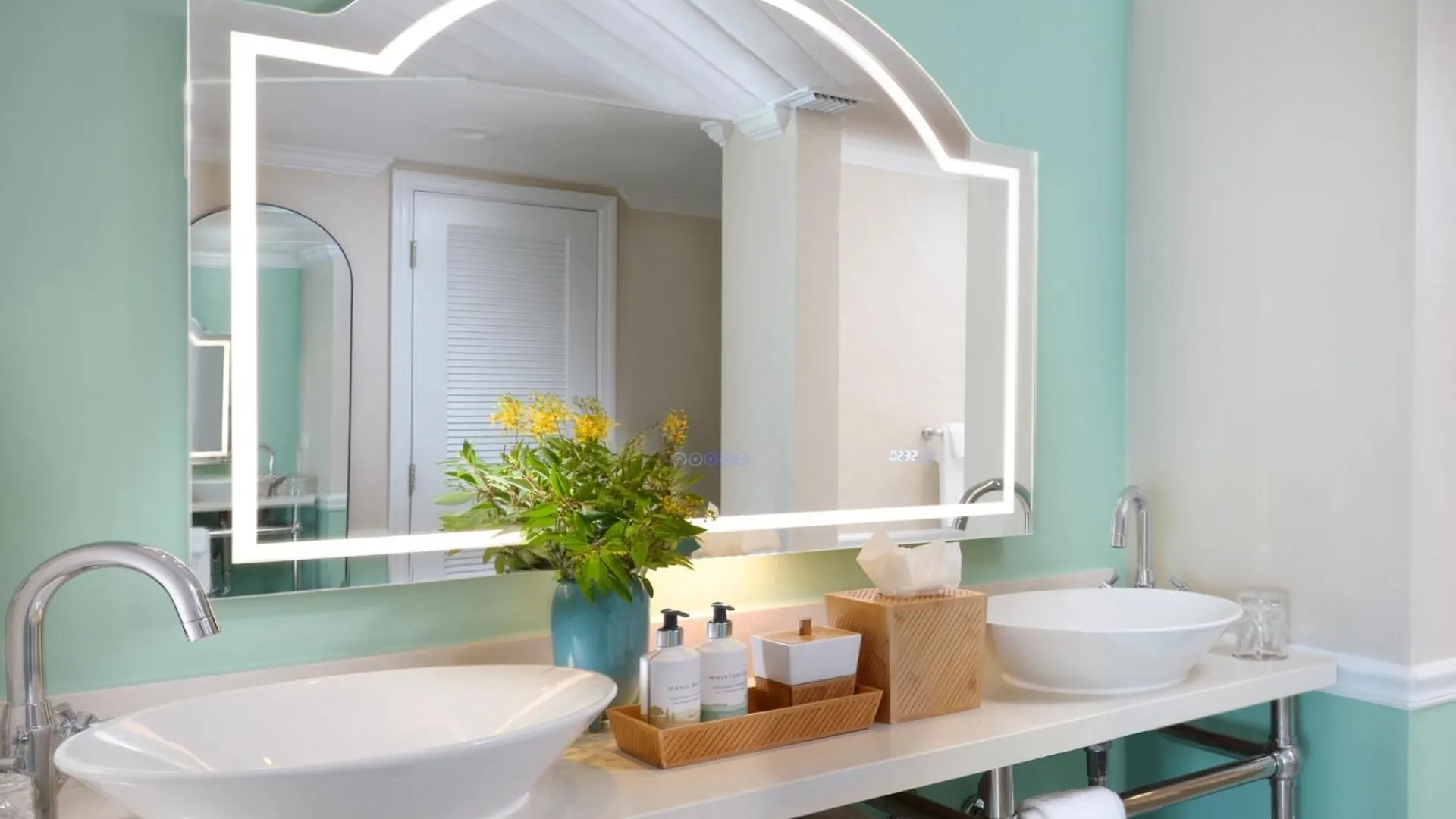 Ocean Key Resort & Spa, A Noble House Resort Key West